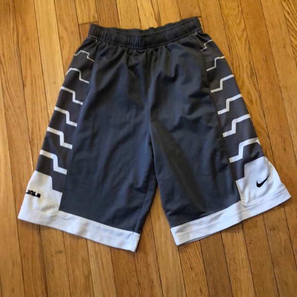 nike shorts xl